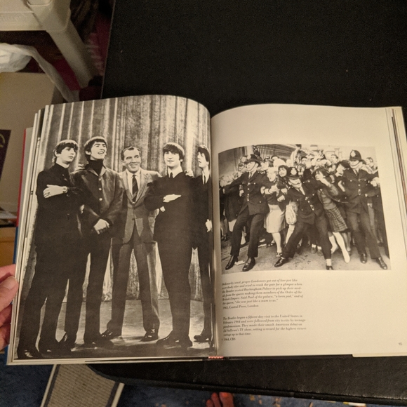 ๐ 1989 "LIFE, The 60's" Hardback Book - Picture 8 of 13